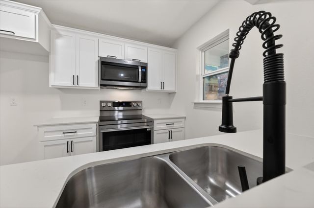 428 Dollins Street, Cedar Hill, TX 75104
