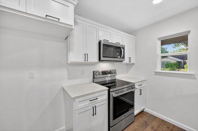 428 Dollins Street, Cedar Hill, TX 75104