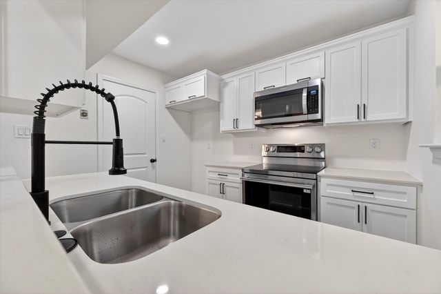 428 Dollins Street, Cedar Hill, TX 75104
