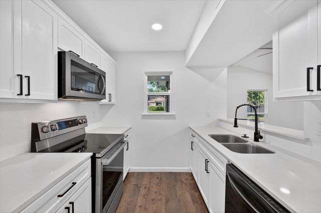 428 Dollins Street, Cedar Hill, TX 75104