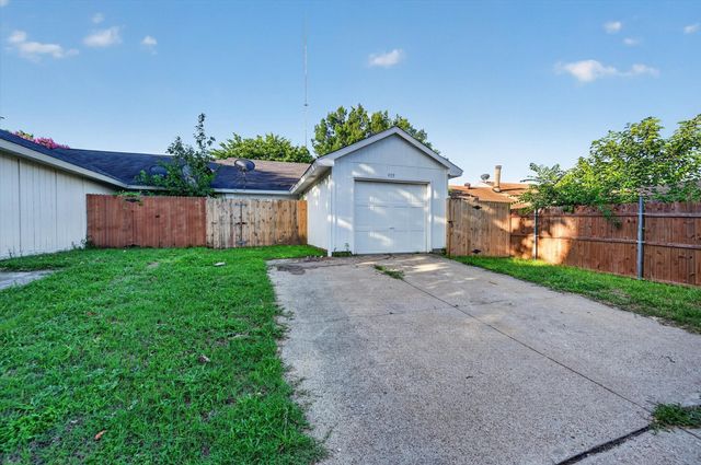 428 Dollins Street, Cedar Hill, TX 75104