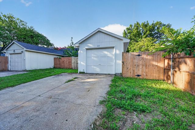 428 Dollins Street, Cedar Hill, TX 75104