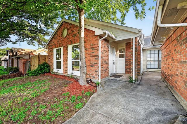 428 Dollins Street, Cedar Hill, TX 75104
