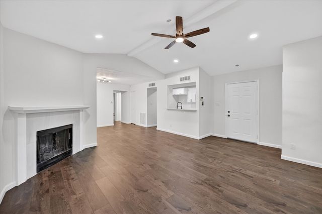 428 Dollins Street, Cedar Hill, TX 75104