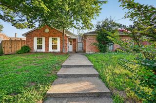 428 Dollins Street, Cedar Hill, TX 75104