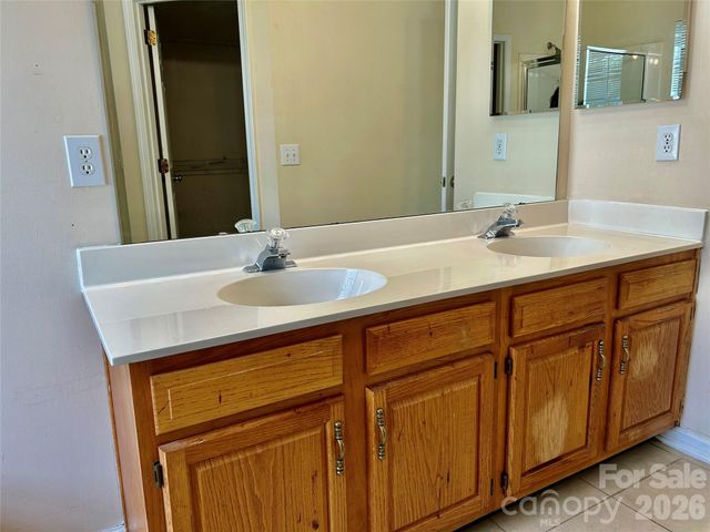 10514 Old Bridge Lane, Charlotte, NC 28269