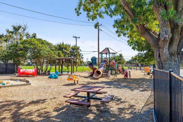 1028 Bermuda Drive, San Mateo, CA 94403