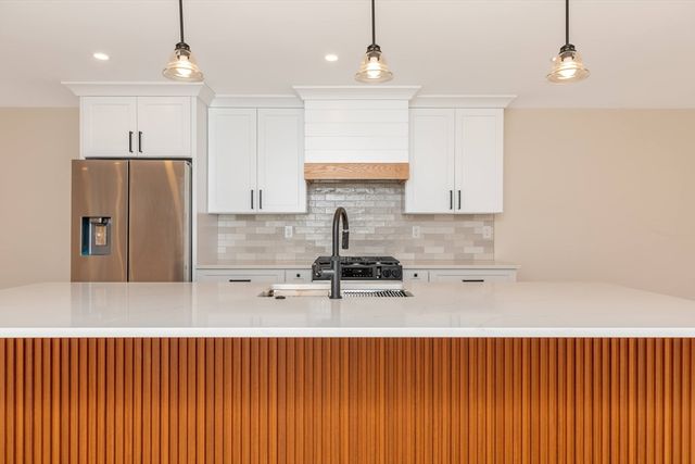 23 Hillcrest St, Waltham, MA 02451