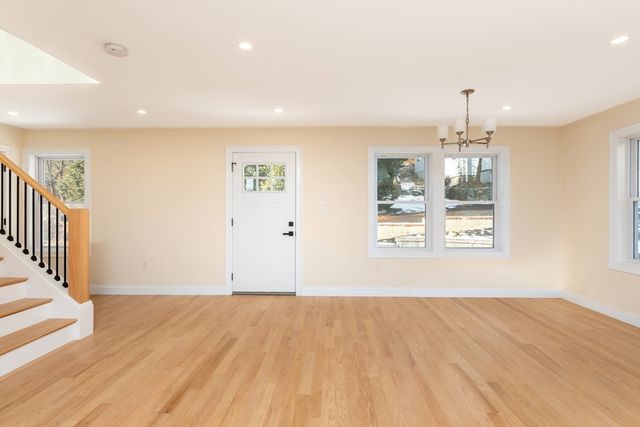 23 Hillcrest St, Waltham, MA 02451