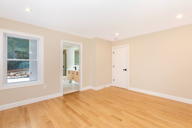 23 Hillcrest St, Waltham, MA 02451