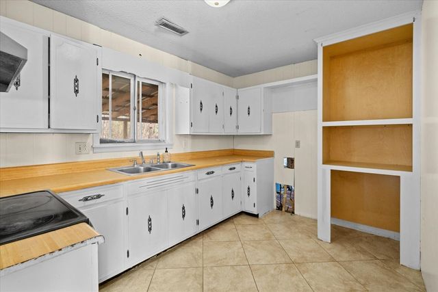 4305 NE Bass McHan Drive, Dalton, GA 30721