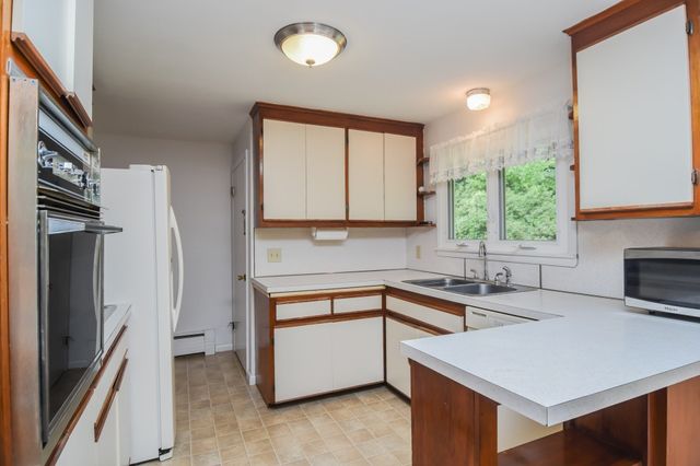 4 Emelda St, Palmer, MA 01069