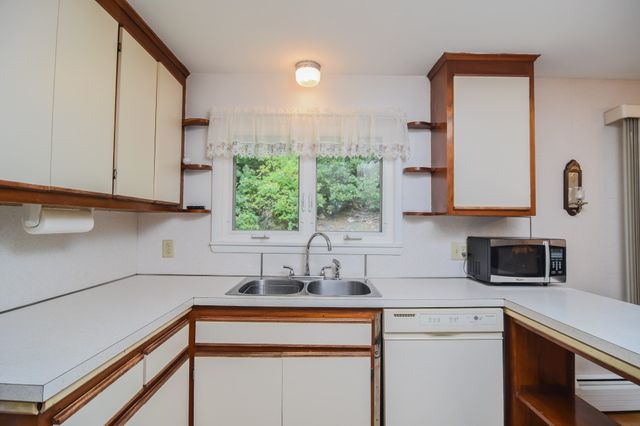 4 Emelda St, Palmer, MA 01069