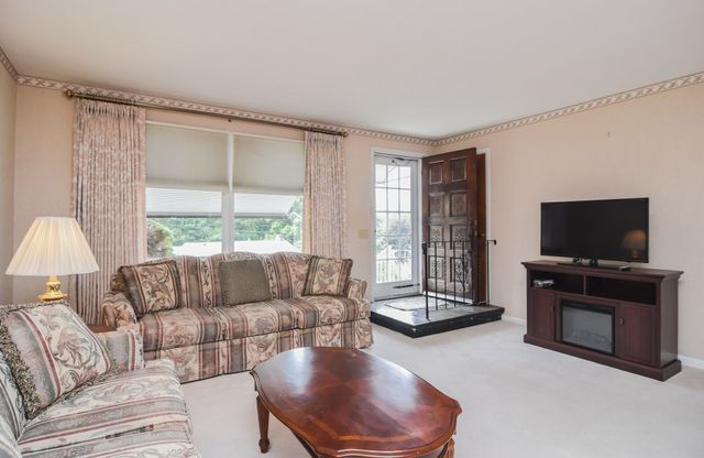 4 Emelda St, Palmer, MA 01069