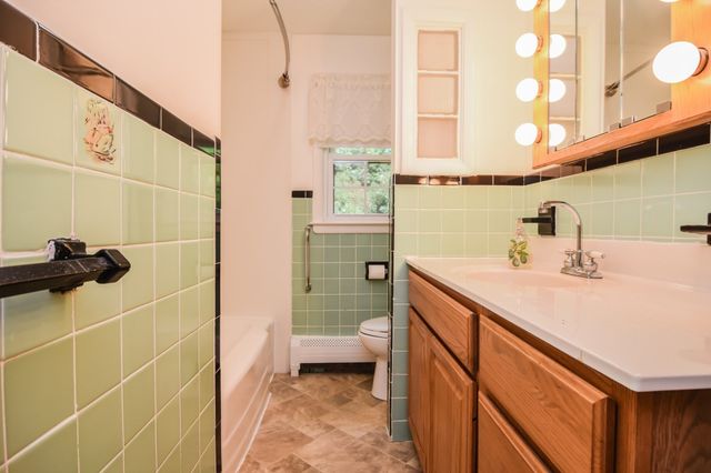 4 Emelda St, Palmer, MA 01069