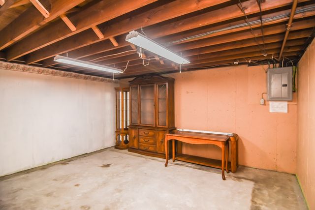 4 Emelda St, Palmer, MA 01069