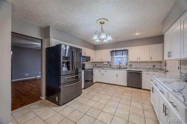 22598 Highway N, Lebanon, MO 65536