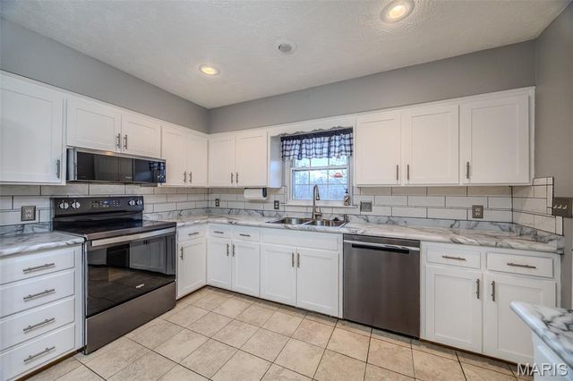 22598 Highway N, Lebanon, MO 65536