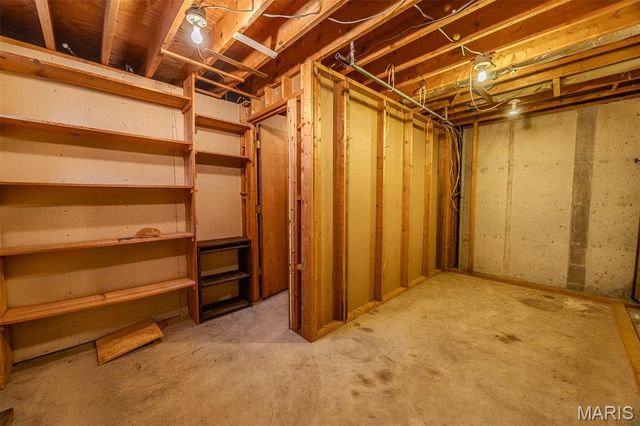 22598 Highway N, Lebanon, MO 65536