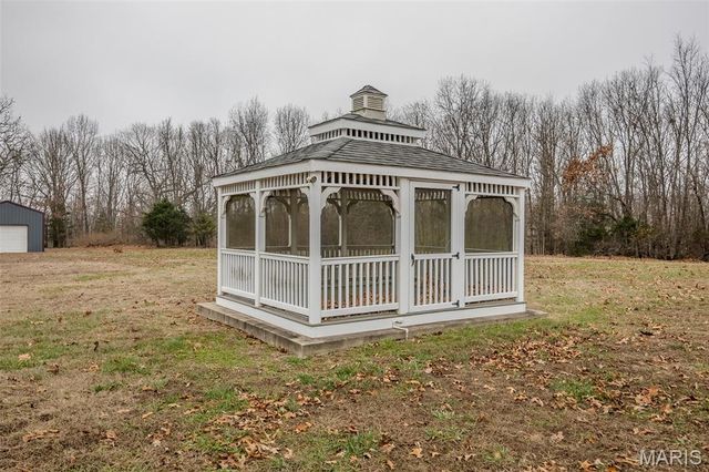 22598 Highway N, Lebanon, MO 65536