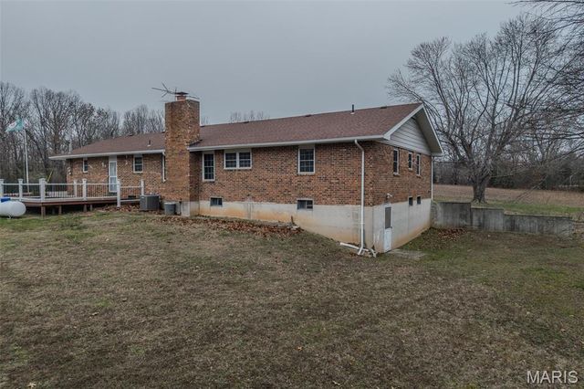 22598 Highway N, Lebanon, MO 65536