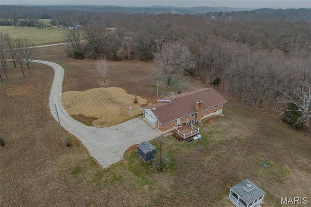 22598 Highway N, Lebanon, MO 65536