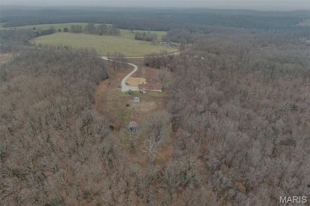 22598 Highway N, Lebanon, MO 65536