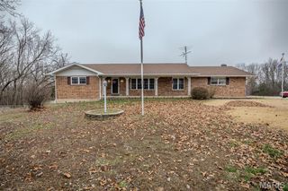 22598 Highway N, Lebanon, MO 65536
