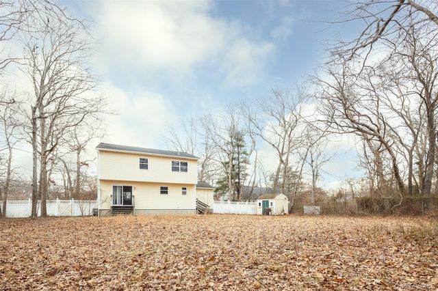 24 Lonscreek Place, Mastic Beach, NY 11951