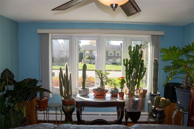 42 Tanglewood Drive, East Providence, RI 02915