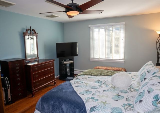 42 Tanglewood Drive, East Providence, RI 02915