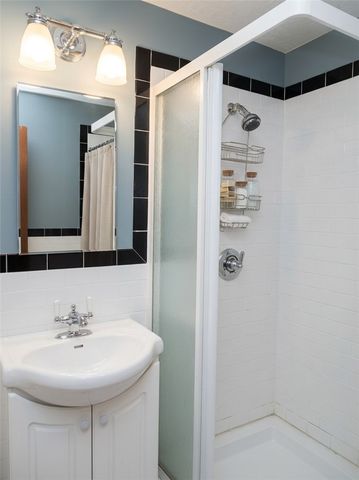 42 Tanglewood Drive, East Providence, RI 02915
