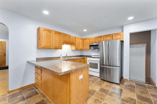 2129 E Lexington Boulevard, Eau Claire, WI 54701