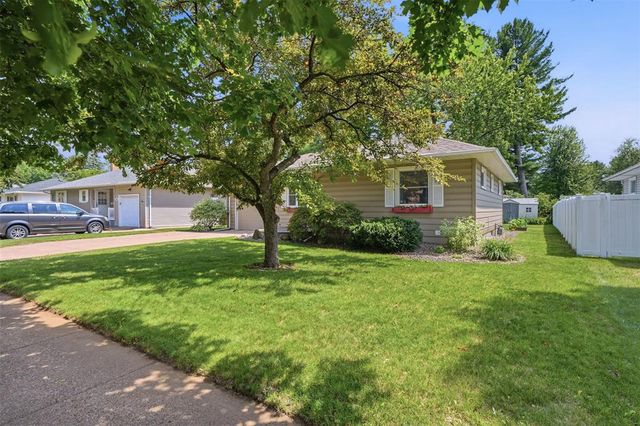 2129 E Lexington Boulevard, Eau Claire, WI 54701
