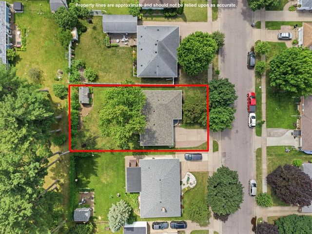 2129 E Lexington Boulevard, Eau Claire, WI 54701