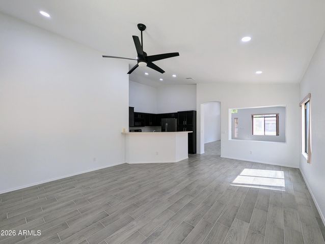 5424 W WAGONER Road, Glendale, AZ 85308