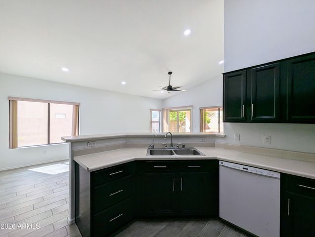 5424 W WAGONER Road, Glendale, AZ 85308
