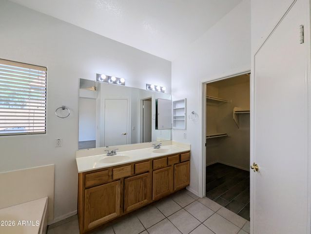 5424 W WAGONER Road, Glendale, AZ 85308