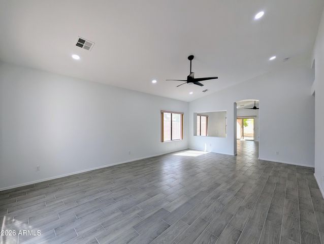 5424 W WAGONER Road, Glendale, AZ 85308