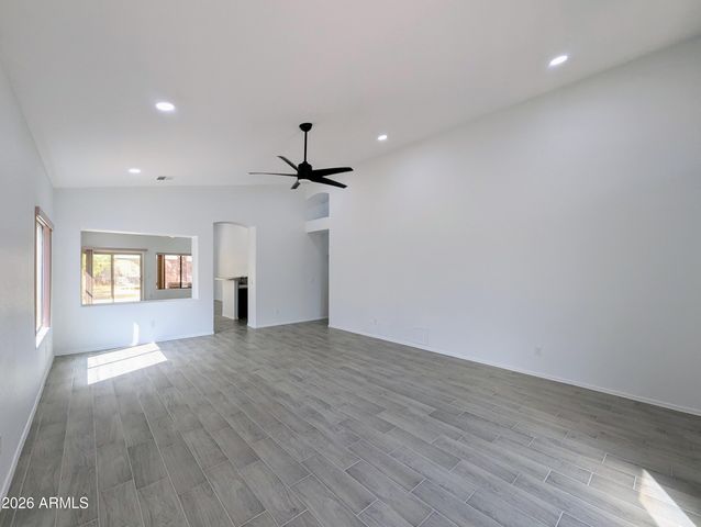 5424 W WAGONER Road, Glendale, AZ 85308