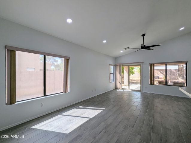 5424 W WAGONER Road, Glendale, AZ 85308