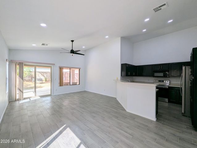5424 W WAGONER Road, Glendale, AZ 85308