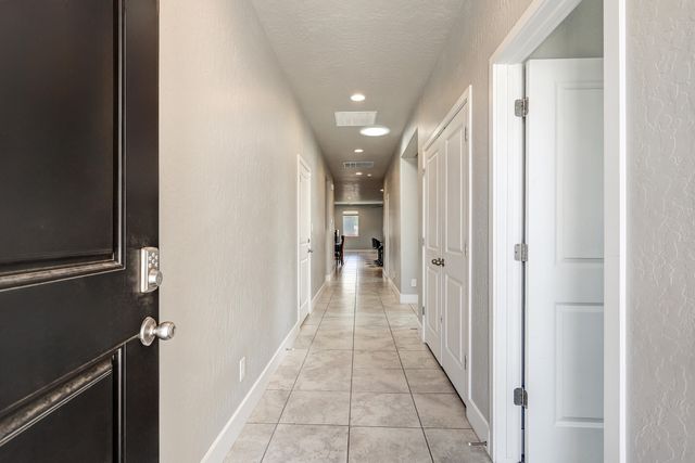 7713 Majesty Court NW, Albuquerque, NM 87107