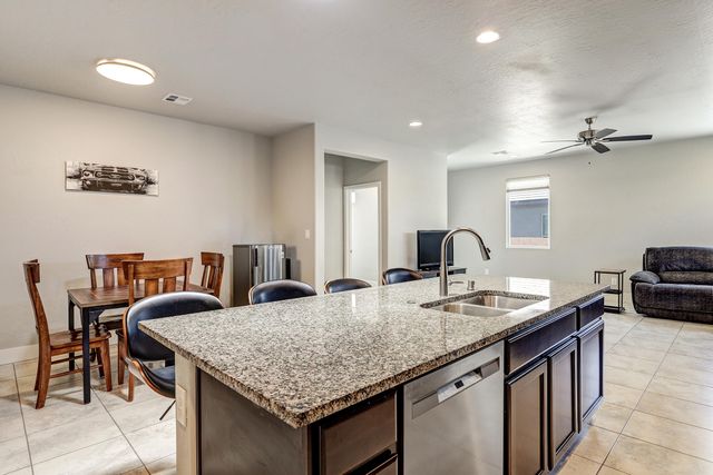7713 Majesty Court NW, Albuquerque, NM 87107