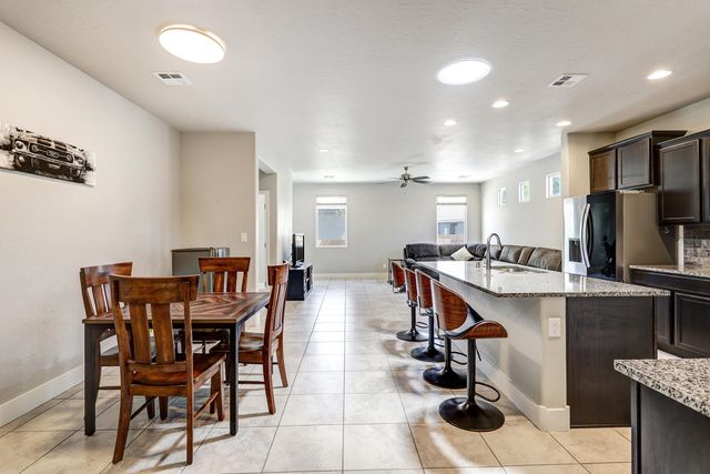 7713 Majesty Court NW, Albuquerque, NM 87107
