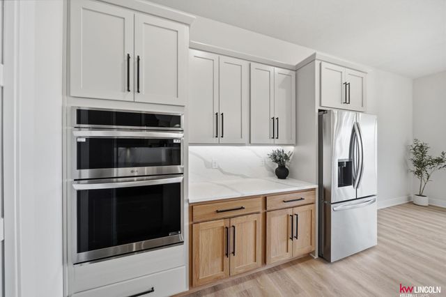 3510 Tree Line Drive, Lincoln, NE 68516