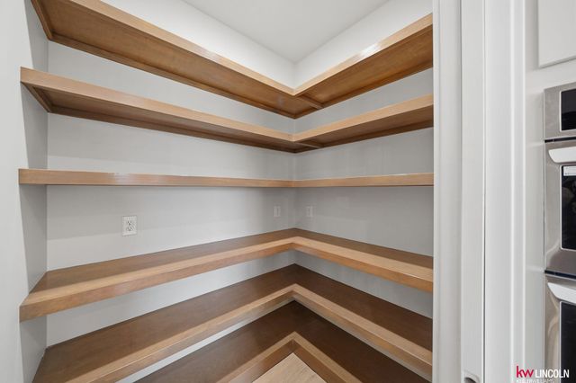 3510 Tree Line Drive, Lincoln, NE 68516