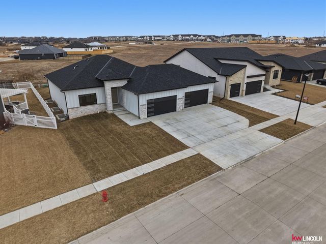 3510 Tree Line Drive, Lincoln, NE 68516