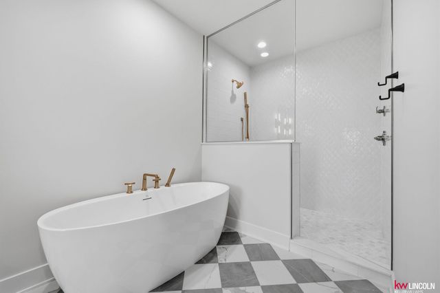 3510 Tree Line Drive, Lincoln, NE 68516