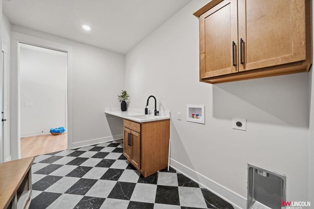 3510 Tree Line Drive, Lincoln, NE 68516